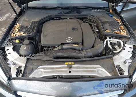 2021 Mercedes-Benz C 300 Sedan z USA, uszkodzony, nr VIN W1KWF8DB7MR615560